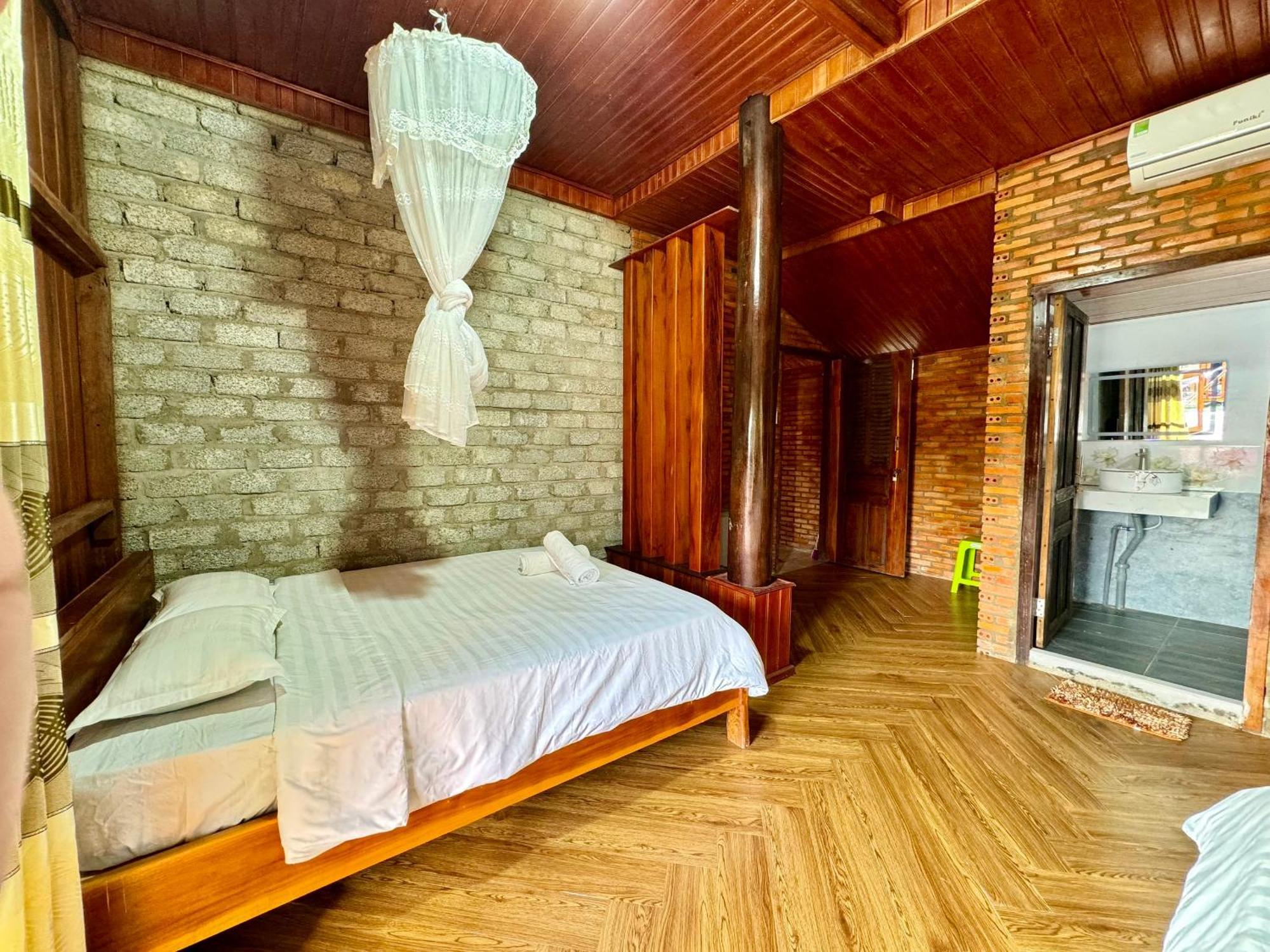 Lava Rock Viet Nam Lodge Anhfly Resort Nam Cat Tien Exterior foto
