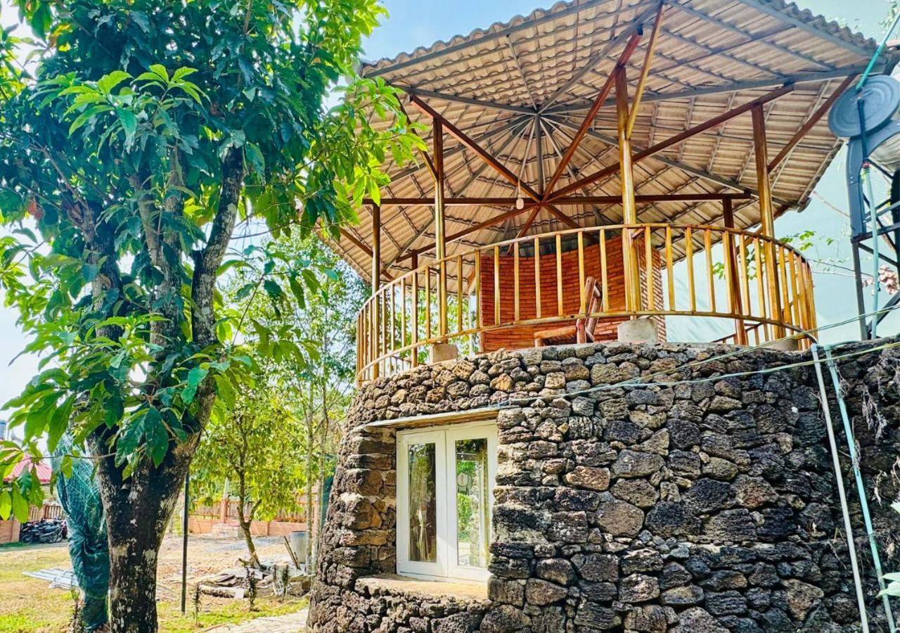 Lava Rock Viet Nam Lodge Anhfly Resort Nam Cat Tien Exterior foto